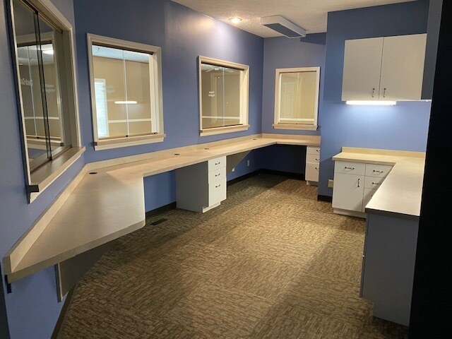 More Photos Of 950 S Kenmore Dr, Evansville Medical For Lease