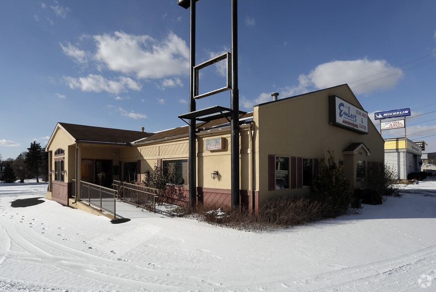 More Photos Of 100 Memory Ln, York Freestanding For Lease