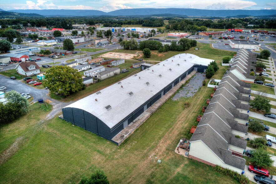 More Photos Of 110 McCauley Dr, Timberville Warehouse For Lease