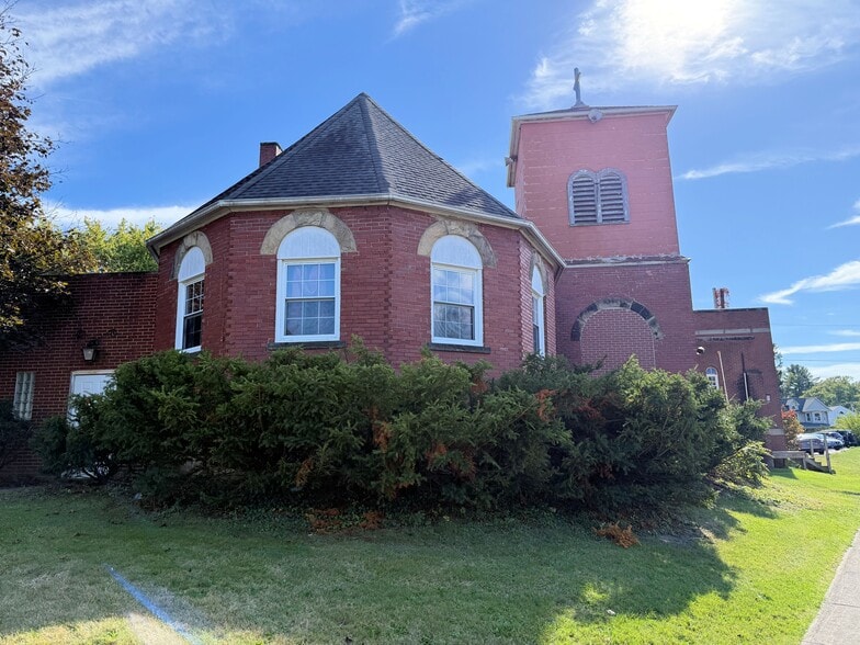 More Photos Of 720 E River St, Elyria Religious Facility For Lease