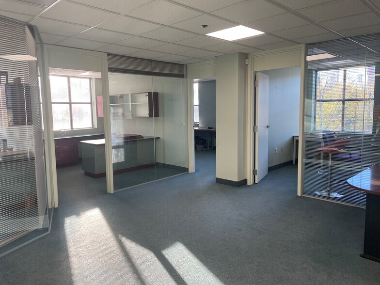 More Photos Of 19-23 Broadway, Arlington Office Residential For Lease