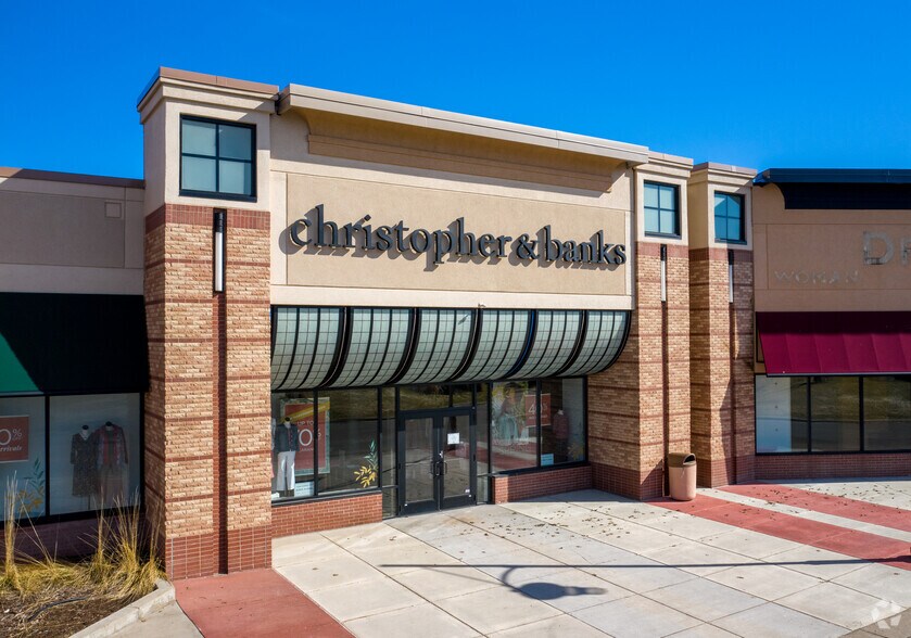 More Photos Of 7100-7200 Valley Creek Plz, Woodbury Unknown For Lease