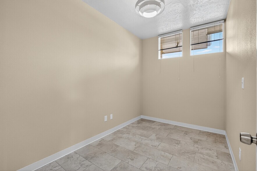 More Photos Of 619 Diagonal St, Clarkston Medical For Sale