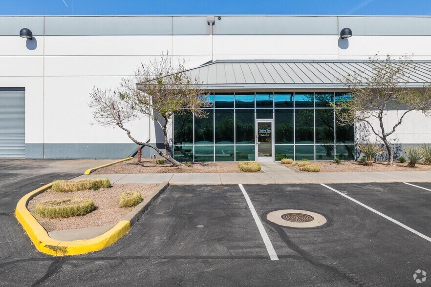 More Photos Of 451 Mirror Ct, Henderson Warehouse For Lease