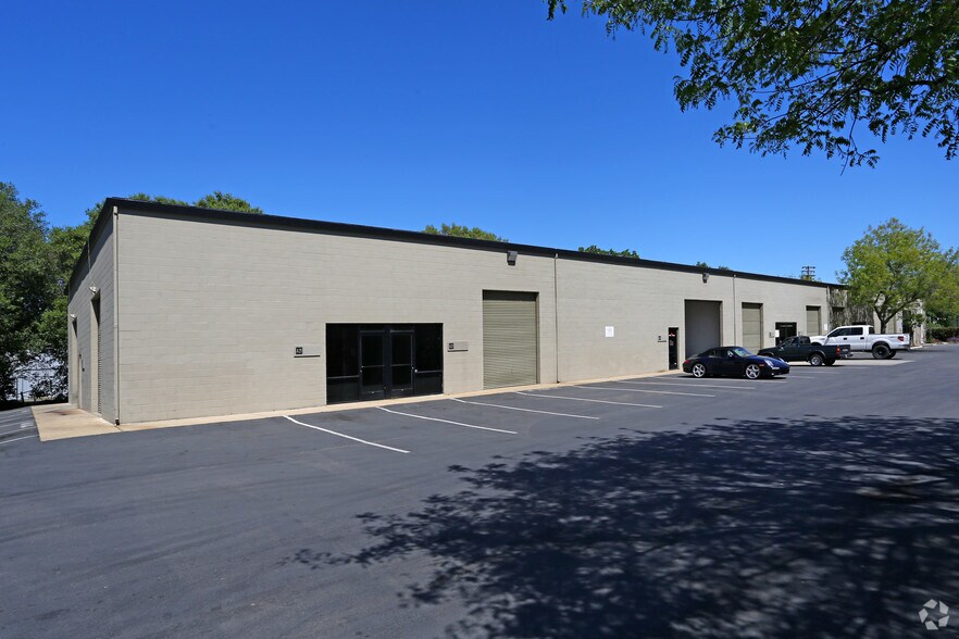 More Photos Of 5859 Rosebud Ln, Sacramento Warehouse For Lease