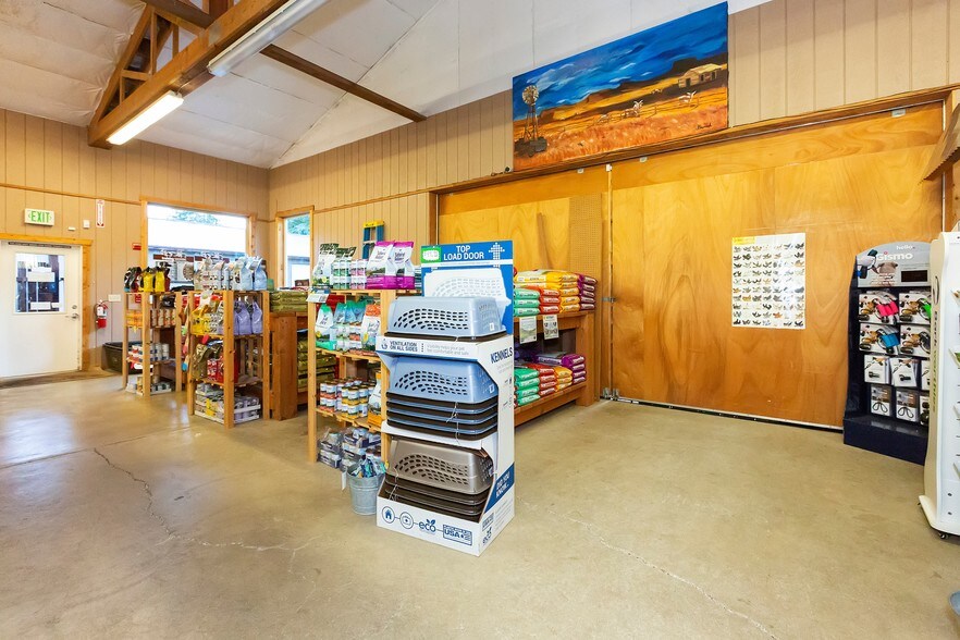 More Photos Of 461 NE Old Belfair Hwy, Belfair Storefront Retail Office For Sale