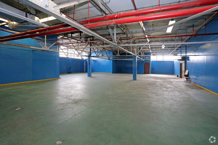 More Photos Of 5700 49th St, Maspeth Warehouse For Lease