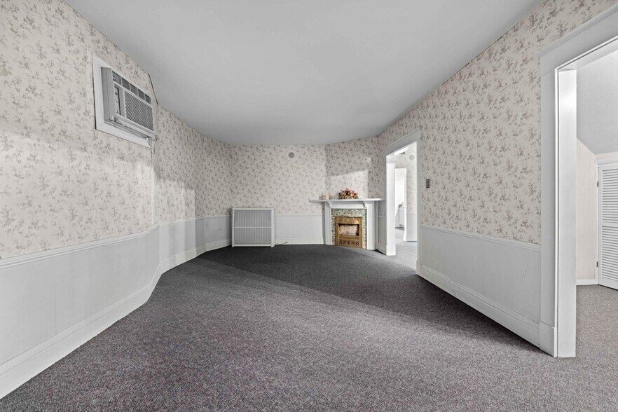 More Photos Of 1975 Seneca St, Buffalo Office For Sale