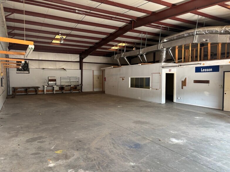 More Photos Of 600 Keystone Ct, Pelham Industrial For Lease