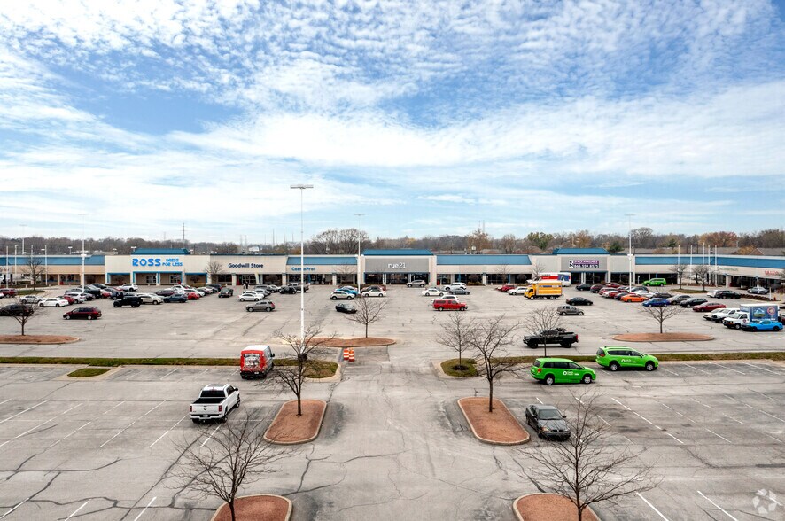 More Photos Of 4200 S East St, Indianapolis Unknown For Lease