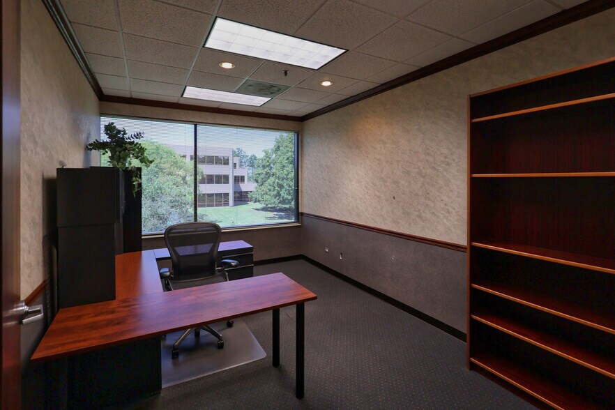 More Photos Of 1700 Park St, Naperville Office For Lease
