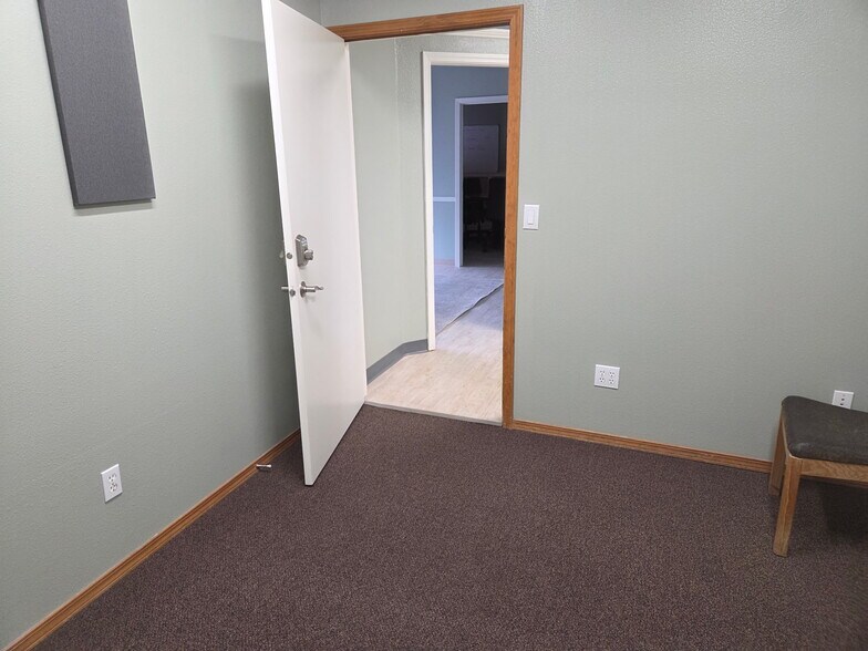 More Photos Of 866-870 W Hayden Ave, Hayden Office For Lease