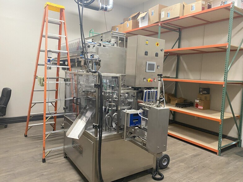 More Photos Of 3700 W Segerstrom Ave, Santa Ana Warehouse For Lease