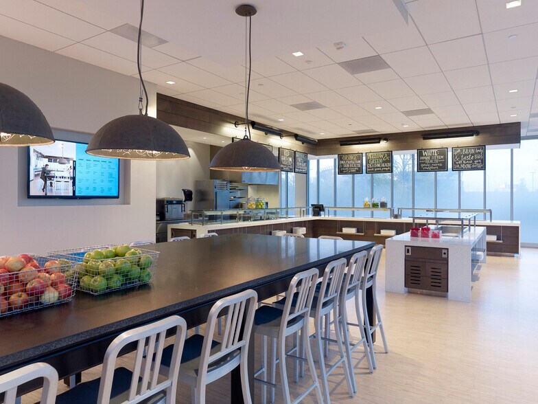 More Photos Of 201 Rouse Blvd, Philadelphia Medical For Lease