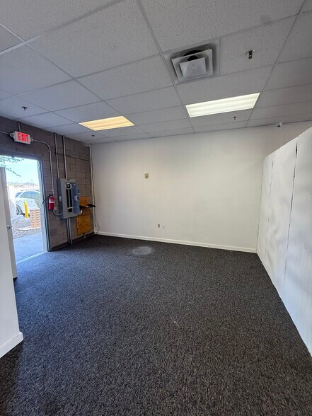 More Photos Of 28421 N Vistancia Blvd, Peoria General Retail For Lease