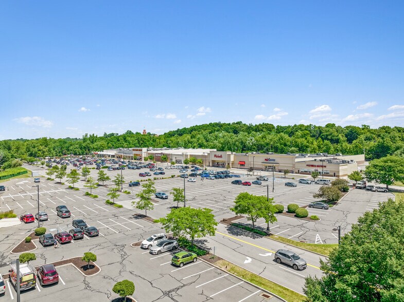 More Photos Of 225-273 Wilbur Cross Hwy, Berlin Unknown For Lease