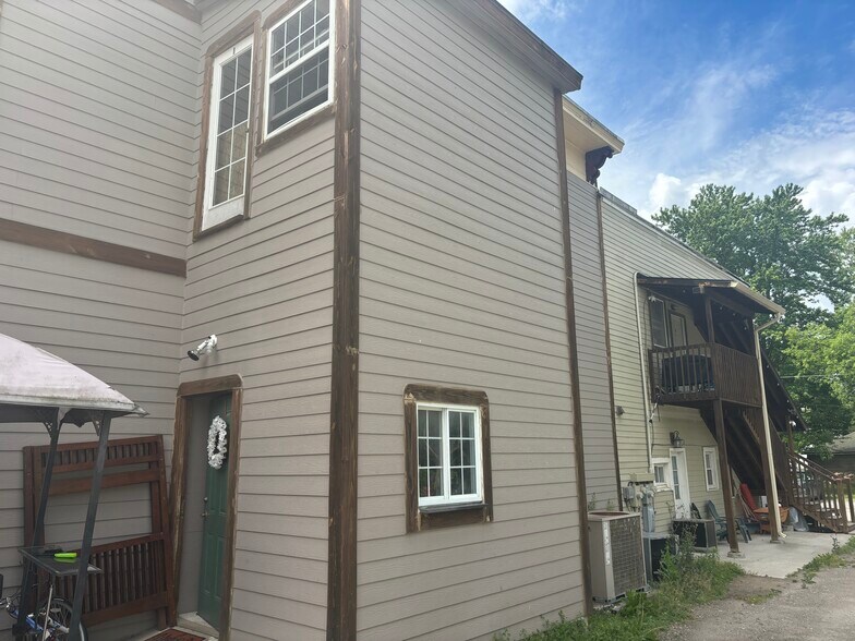 More Photos Of 9607 6 Mile Rd, Northville Storefront Retail Residential For Lease
