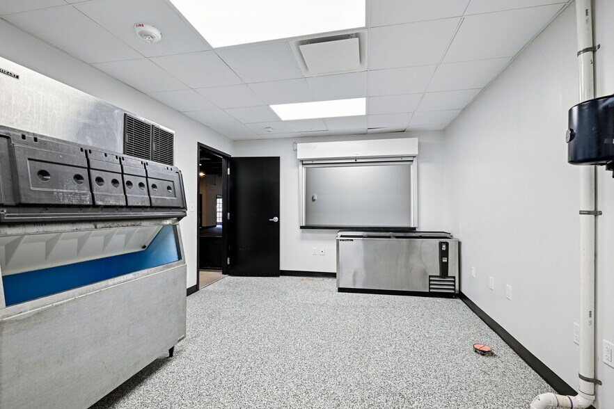 More Photos Of 315 N Highway 190, Covington Restaurant For Sale