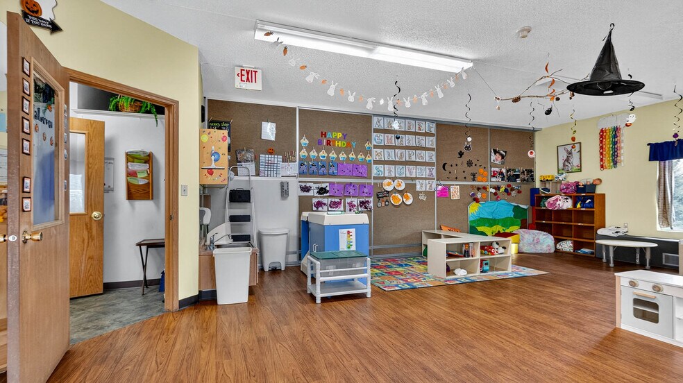 More Photos Of 1612 Truax Blvd, Eau Claire Daycare Center For Sale
