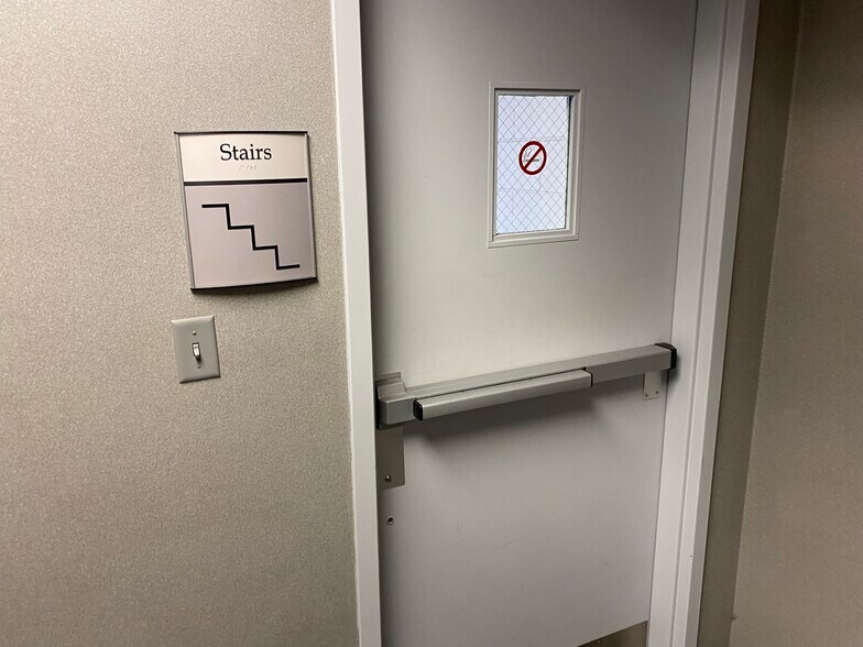 More Photos Of 225 N High St, Muncie Office For Sale