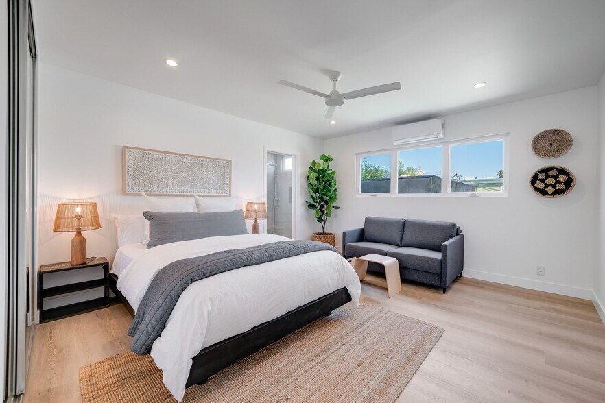 More Photos Of 2602 Pacific Ave, Venice Apartments For Sale