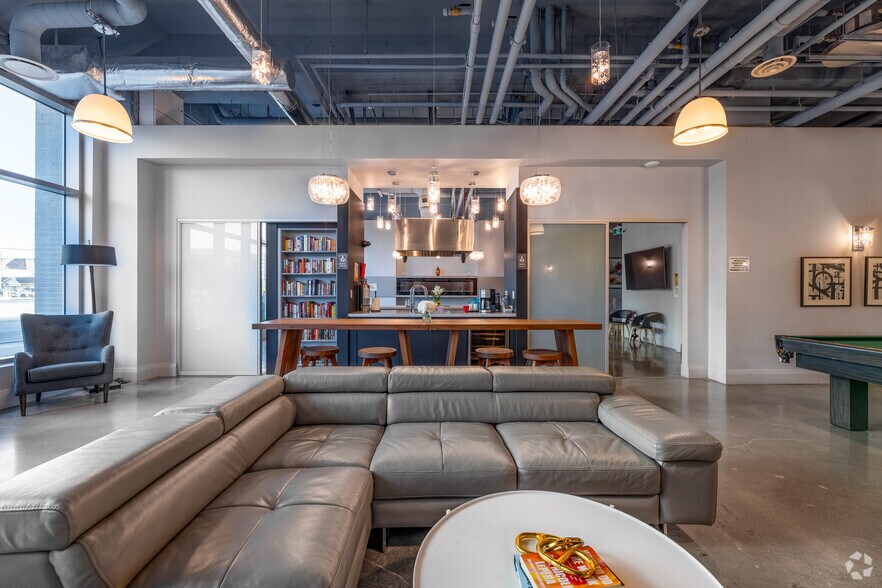 More Photos Of 100 Bond St E, Oshawa Apartments For Lease