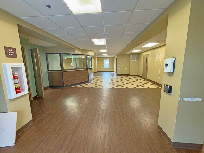 More Photos Of 209 N Maysville St, Mount Sterling Medical For Lease