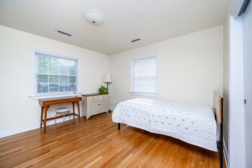 More Photos Of 7740 Cherokee Rd, Richmond Religious Facility For Sale