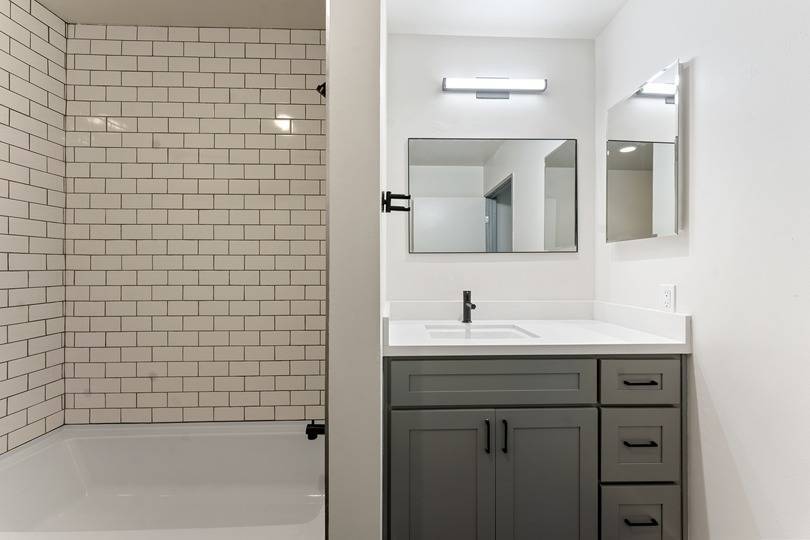 More Photos Of 1007 5th Ave, San Diego Apartments For Lease