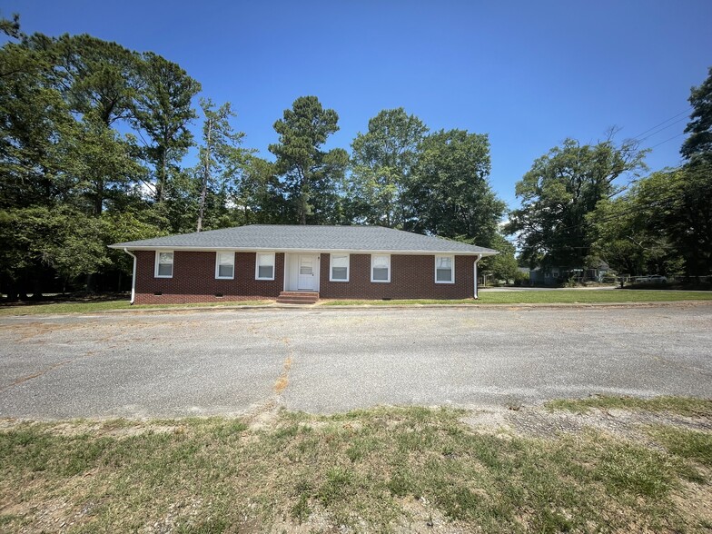 Primary Photo Of 203 N Hamilton St, Williamston Medical For Sale