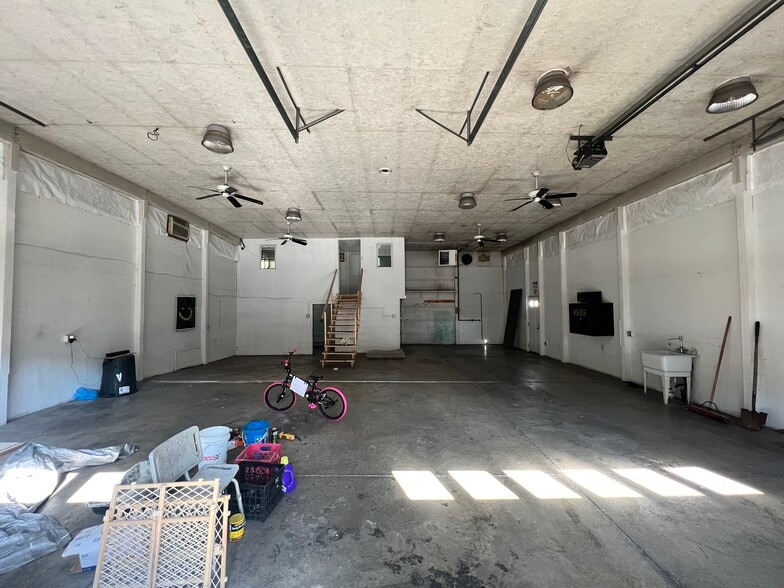 More Photos Of 45 E Bacon St, Pottsville Light Distribution For Lease