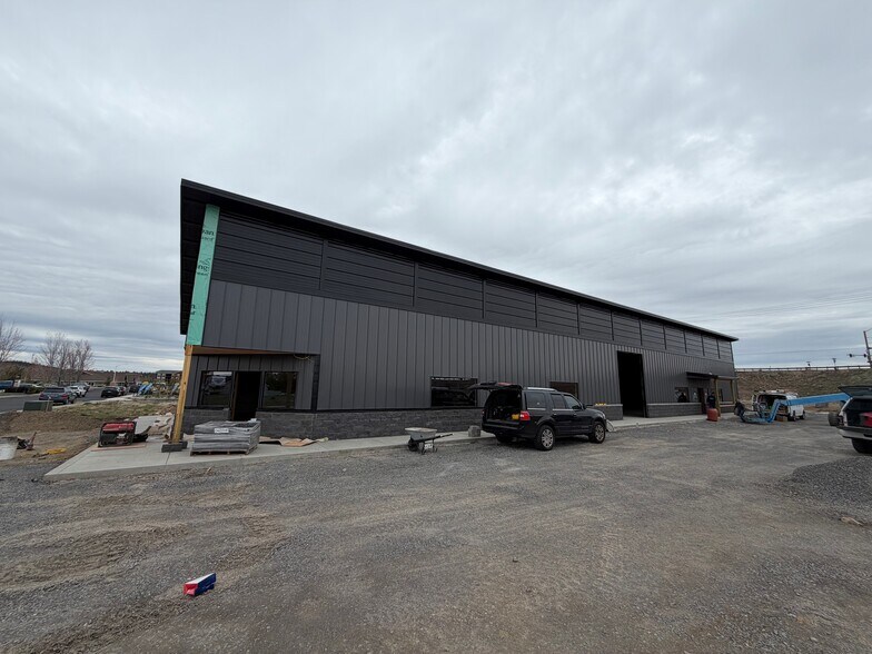 More Photos Of 2648 NW 7th St, Redmond Freestanding For Lease