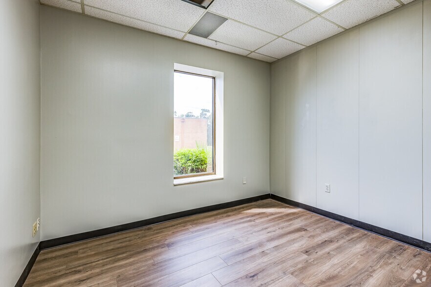 More Photos Of 6100 Lake Ellenor Dr, Orlando Office For Lease