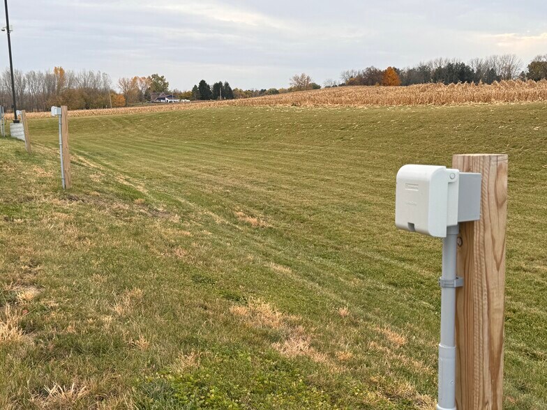 More Photos Of N643 Boulder Rd, Watertown Distribution For Sale