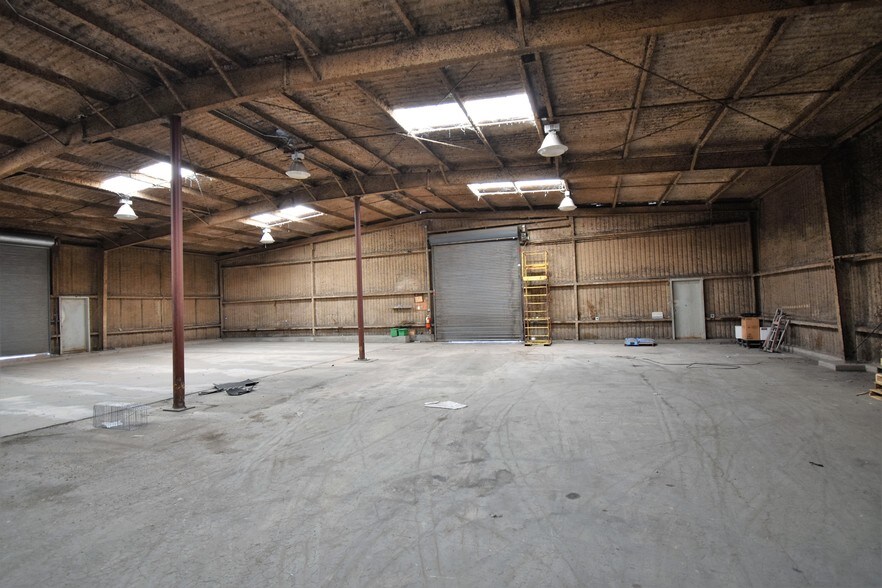 More Photos Of 2305 W Highway 90, Alpine Warehouse For Sale