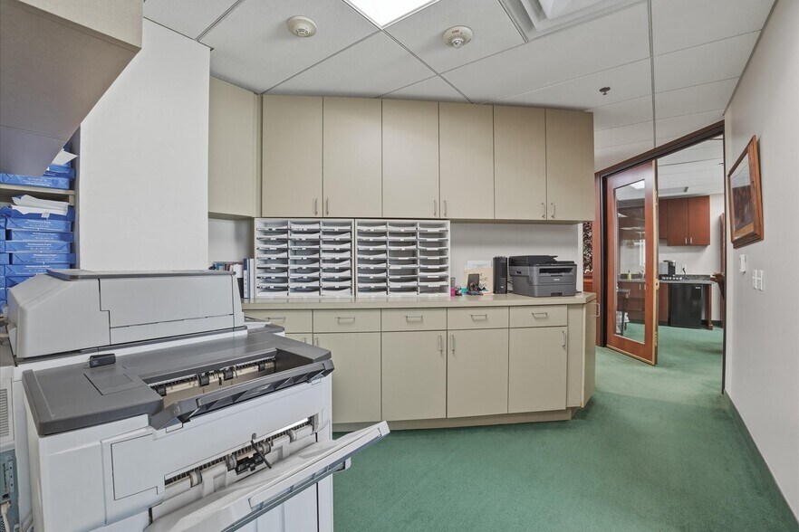 More Photos Of 3033 N Central Ave, Phoenix Office For Sale