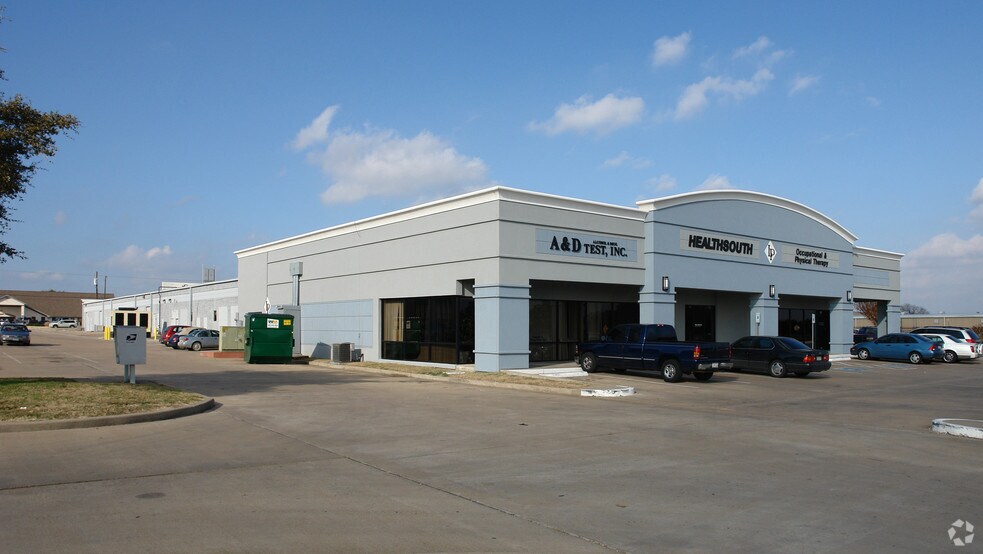 More Photos Of 7003 Woodway Dr, Waco Medical For Lease