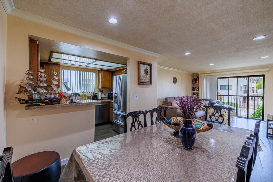 More Photos Of 904 E Lomita Ave, Glendale Apartments For Sale