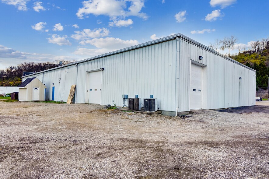 More Photos Of 150 Industrial Dr, Lawrenceburg Light Manufacturing For Lease