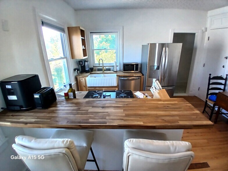 More Photos Of 117 Water St, Stonington Apartments For Sale