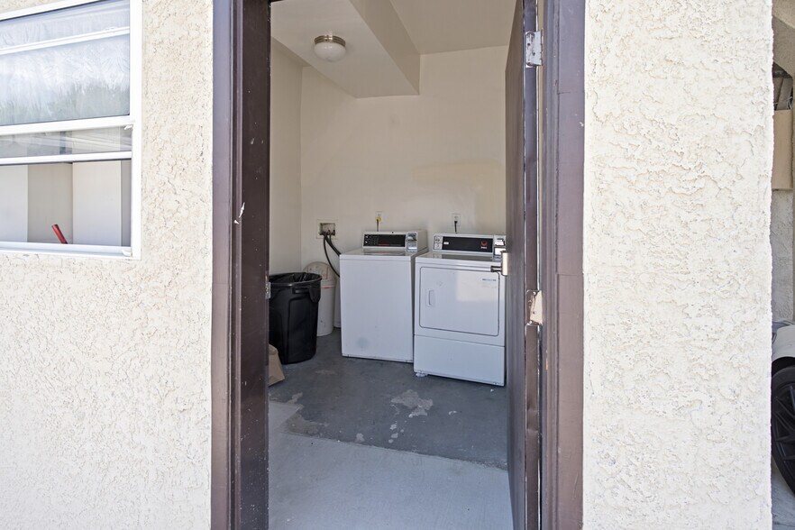 More Photos Of 5328 Auckland Ave, North Hollywood Apartments For Sale