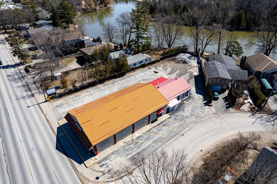 More Photos Of 1367 Mosley St, Wasaga Beach Office For Sale