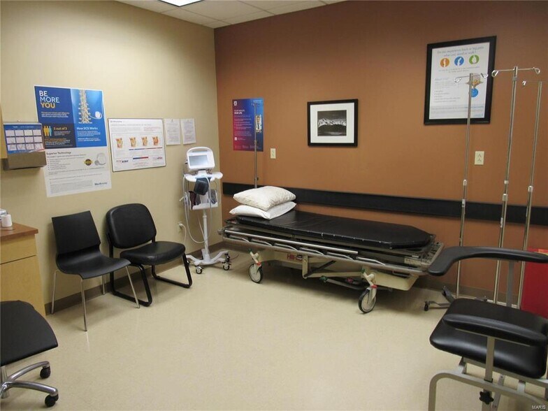 More Photos Of 3 Professional Dr, Alton Office For Lease