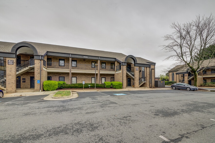More Photos Of 4609 Pinecrest Office Park Dr, Alexandria Medical For Sale