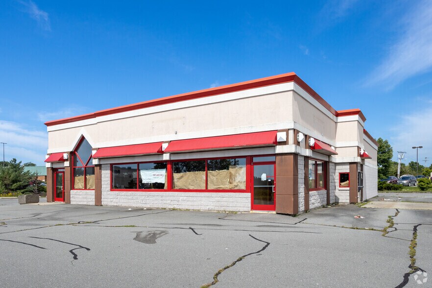 Primary Photo Of 57 Bangor Mall Blvd, Bangor Fast Food For Lease