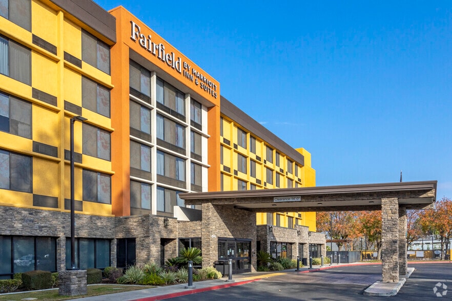 More Photos Of 3540 Rosedale Hwy, Bakersfield Hotel For Sale