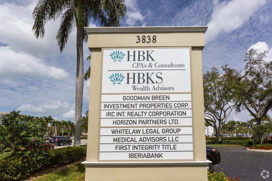 More Photos Of 3838 Tamiami Trl N, Naples Office For Lease