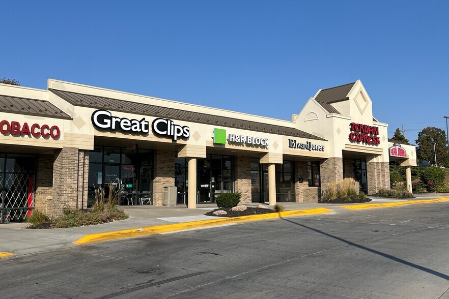 More Photos Of 9717 Q St, Omaha Unknown For Lease