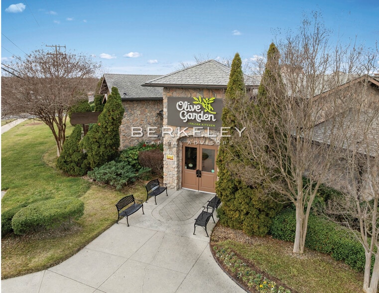 More Photos Of 8225 Northlake Commons Blvd, Charlotte Restaurant For Sale