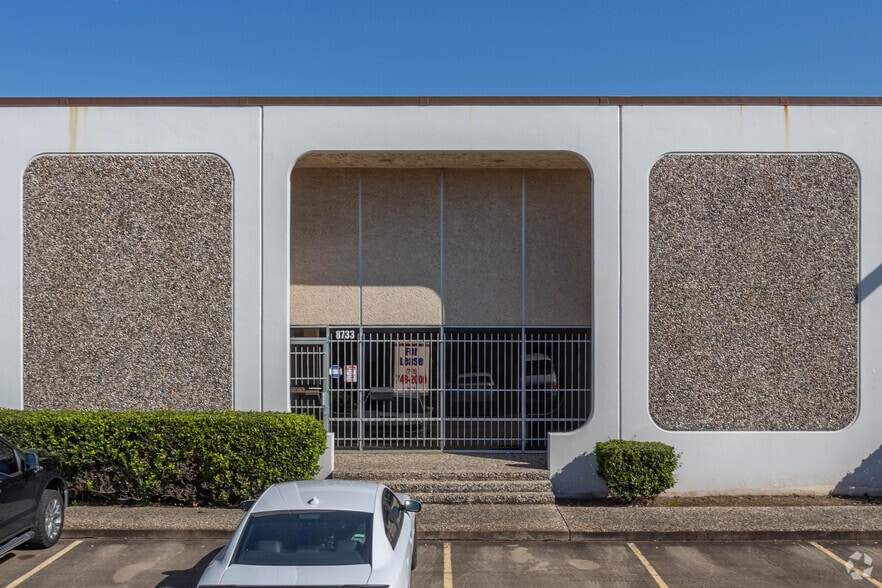 More Photos Of 8701-8723 Knight Rd, Houston Unknown For Lease